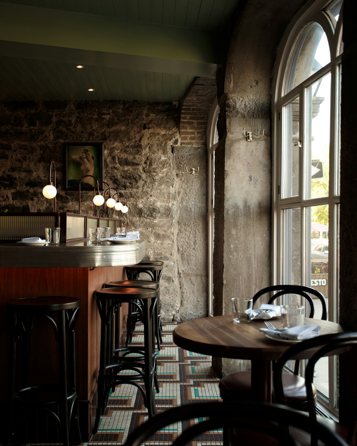 Le comptoir et la salle